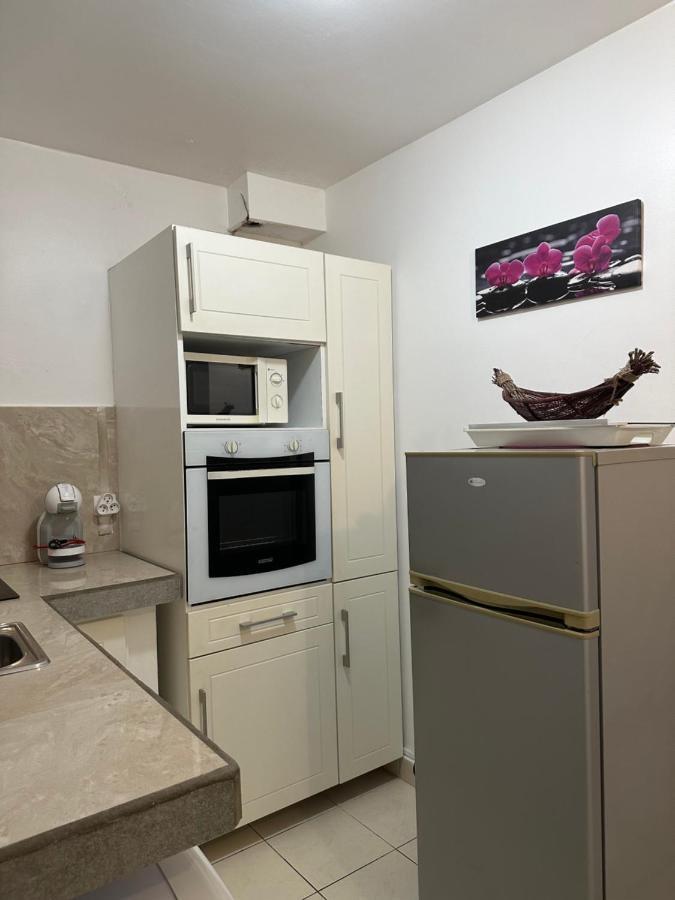 Appartement Coeur De Papillon Baie-Mahault Luaran gambar